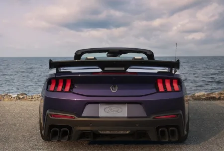2026-ford-mustang-dark-horse-sc-3-2
