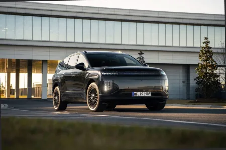 hyundai-ioniq-9-calligraphy-black-ink-1