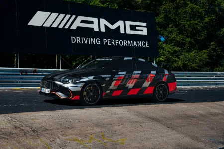 mercedes-amg-cla-45-4matic-rekord-na-nurburgring-nordschleife-2