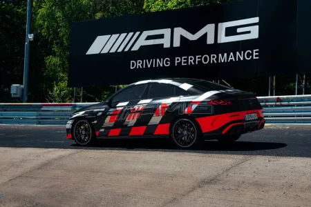 mercedes-amg-cla-45-4matic-rekord-na-nurburgring-nordschleife-3