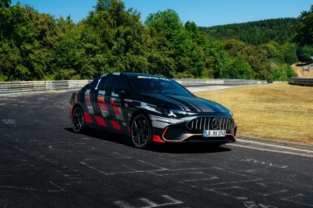 mercedes-amg-cla-45-4matic-rekord-na-nurburgring-nordschleife-4