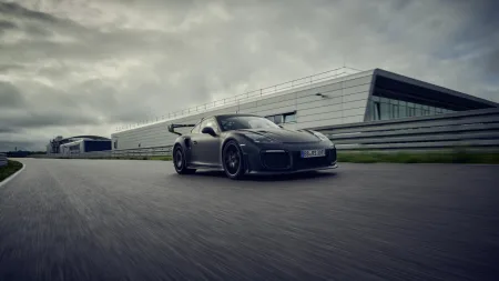 porsche-911-gt2-rs-porsche-flachbau-rs-10