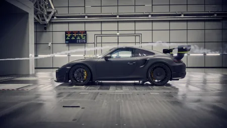 porsche-911-gt2-rs-porsche-flachbau-rs-8