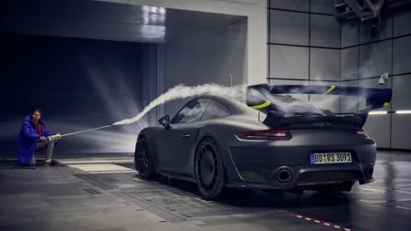 porsche-911-gt2-rs-porsche-flachbau-rs-9