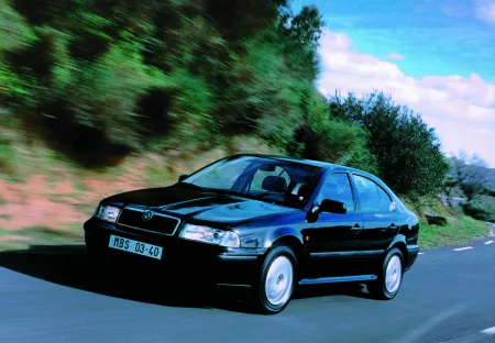 skoda-octavia-turns-30-three-decades-of-a-brand-icon-2_2072d647-1536x1064
