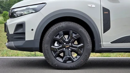 test-2026-dacia-jogger-hybrid-155-extreme-10