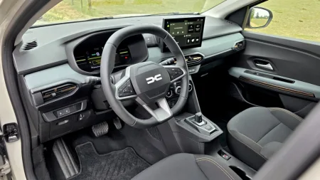test-2026-dacia-jogger-hybrid-155-extreme-17