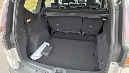 test-2026-dacia-jogger-hybrid-155-extreme-29