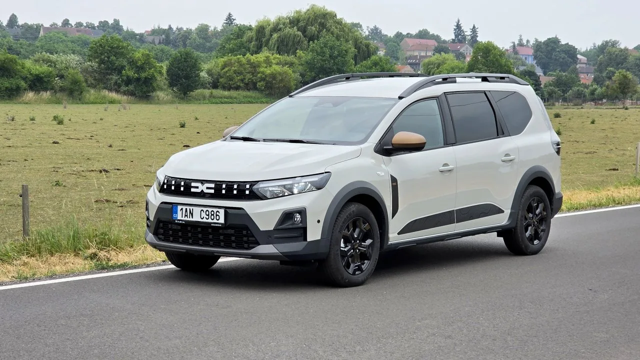 test-2026-dacia-jogger-hybrid-155-extreme-7