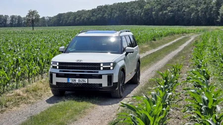 test-2026-hyundai-santa-fe-16-t-gdi-hev-4x4-1