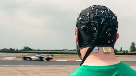 castrol-thrill-of-driving-vzruseni-z-rychle-jizdy