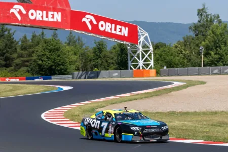 prvni-jizda-test-nascar-autodrom-most-1