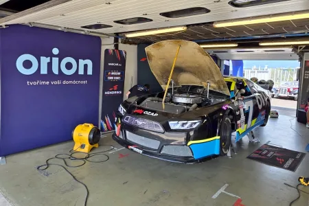 prvni-jizda-test-nascar-pavel-srp-1