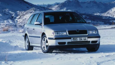 1-generace-skoda-octavia-combi-4x4_6a84e619-1440x810