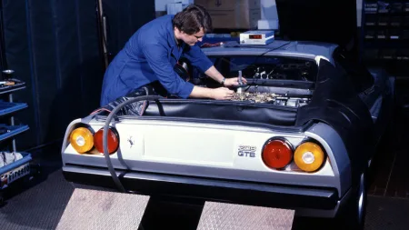 1980-ferrari-208-gtb