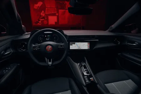 2026-alfa-romeo-junior-luna-rossa-9