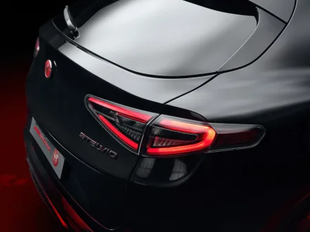 2026-alfa-romeo-stelvio-edizione-luna-rossa-06