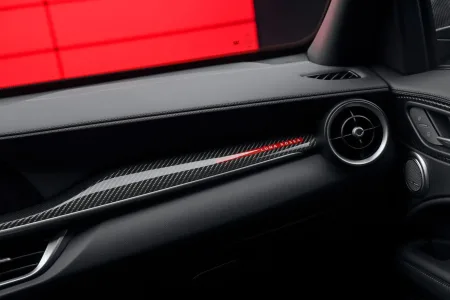 2026-alfa-romeo-stelvio-edizione-luna-rossa-10