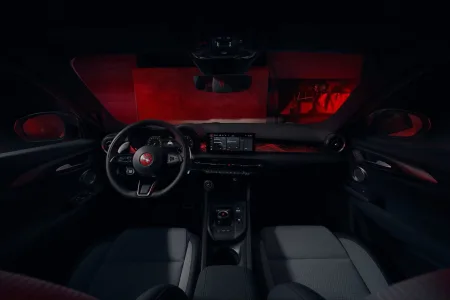 2026-alfa-romeo-tonale-edizione-luna-rossa-06