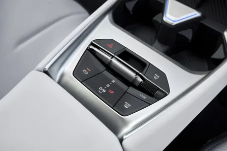 2026-bmw-rady-3-nova-generace-20