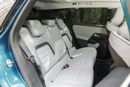 2026-citroen-c5-aircross-emeraude-10