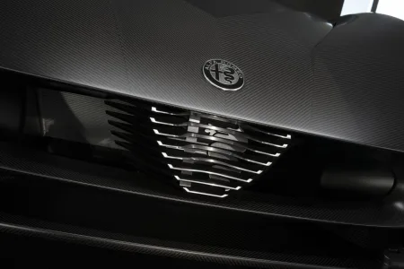 alfa-romeo-33-stradale-perla-nera-6