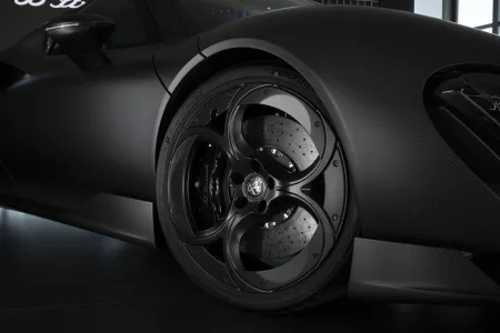 alfa-romeo-33-stradale-perla-nera-8