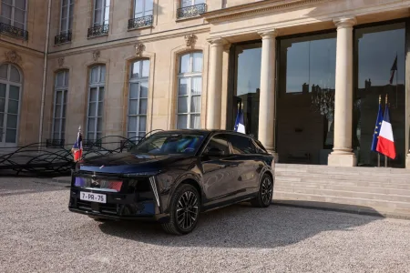ds-n7-elysee-prezident-macron-1