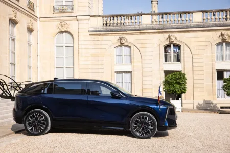 ds-n7-elysee-prezident-macron-2