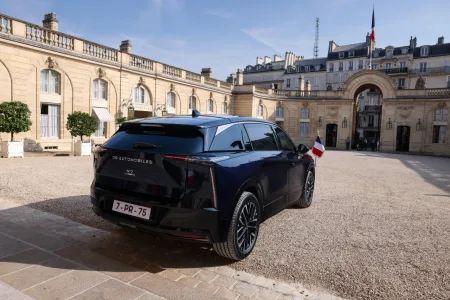 ds-n7-elysee-prezident-macron-3