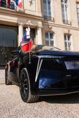 ds-n7-elysee-prezident-macron-4