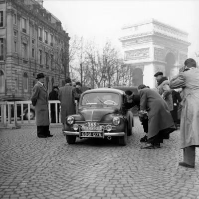 renault-4cv-15