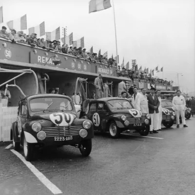 renault-4cv-7