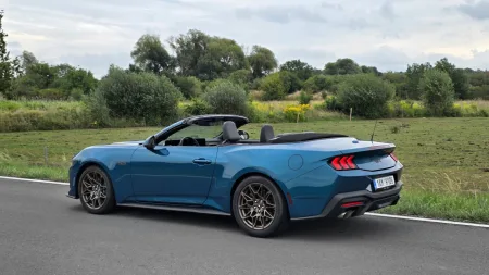 test-2026-ford-mustang-gt-convertible-10