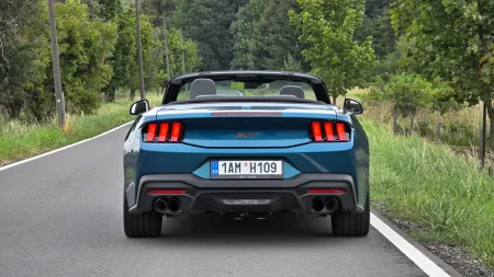 test-2026-ford-mustang-gt-convertible-11