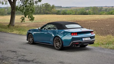 test-2026-ford-mustang-gt-convertible-5