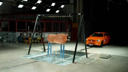 volvo-xc60-crash-test-figurina-losa-1