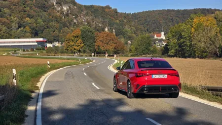 2026-audi-rs3-limuzina-2
