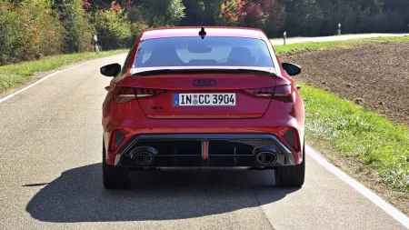 2026-audi-rs3-limuzina-8