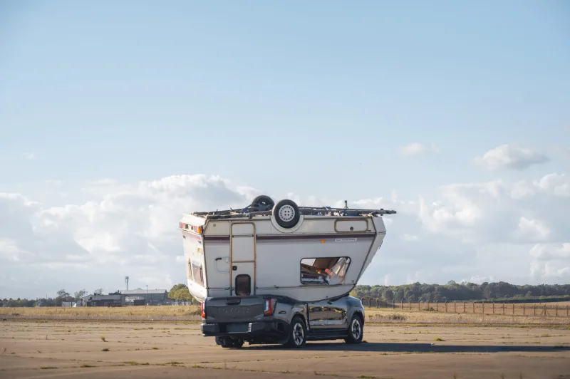 2026-toyota-hilux-karavan-jako-v-top-gearu-4