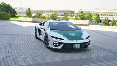 920-horsepower-hybrid-lamborghini-joins-dubai-police-tourist-patrol-fleet
