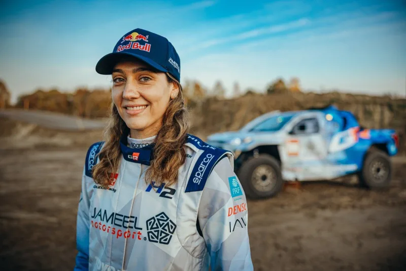 dania-akeel-toyota-dkr-gr-fc-hilux-4