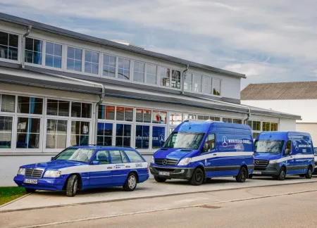 ein-neues-kapitel-beginnt-mercedes-benz-eroffnet-umfassend-erweitertes-classic-center-in-fellbacha-new-chapter-begins-mercedes-benz-opens-extensively-expanded-classic-center-in-fellbach-16