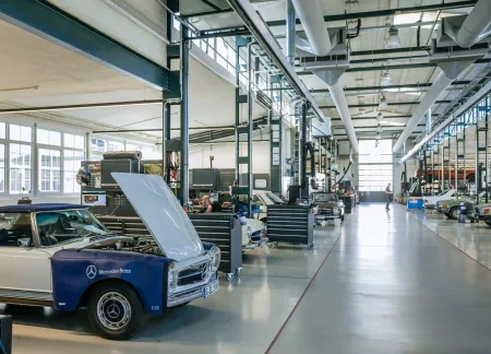 ein-neues-kapitel-beginnt-mercedes-benz-eroffnet-umfassend-erweitertes-classic-center-in-fellbacha-new-chapter-begins-mercedes-benz-opens-extensively-expanded-classic-center-in-fellbach-3