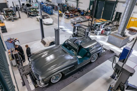 ein-neues-kapitel-beginnt-mercedes-benz-eroffnet-umfassend-erweitertes-classic-center-in-fellbacha-new-chapter-begins-mercedes-benz-opens-extensively-expanded-classic-center-in-fellbach-4