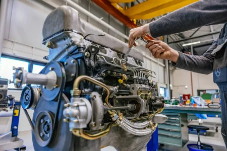 ein-neues-kapitel-beginnt-mercedes-benz-eroffnet-umfassend-erweitertes-classic-center-in-fellbacha-new-chapter-begins-mercedes-benz-opens-extensively-expanded-classic-center-in-fellbach-7