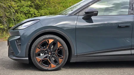 test-2026-cupra-raval-endurance-elektromobil-10