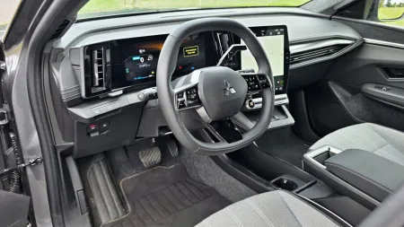 test-2026-mitsubishi-eclipse-cross-bev-16