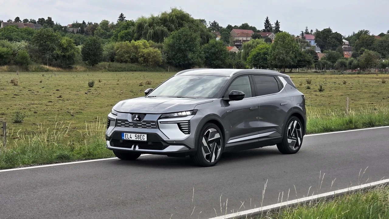 test-2026-mitsubishi-eclipse-cross-bev-2