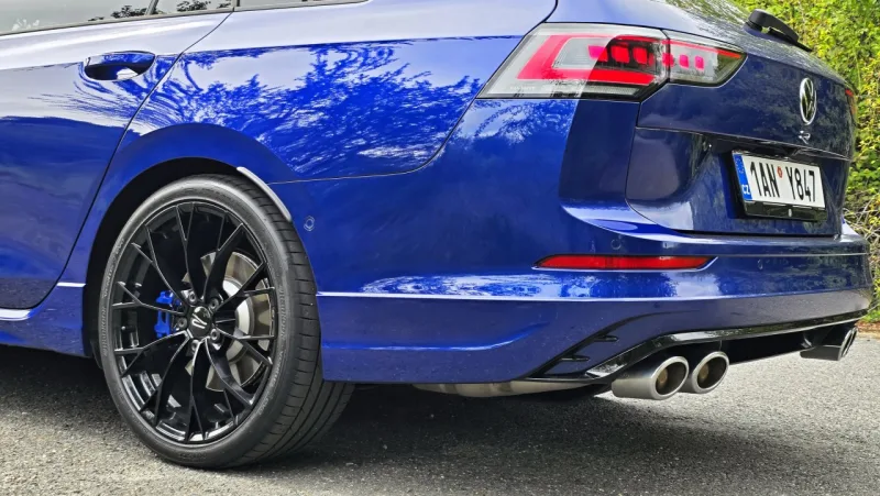 test-2026-volkswagen-golf-r-variant-12